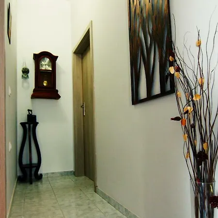 Maria's House In Front Of The Lejlighed *